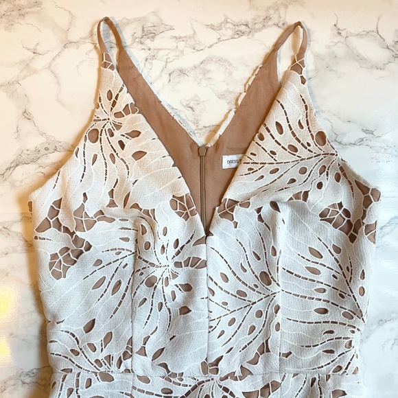 Dress the Population Brooke Crochet Palm Gown - Picture 3 of 13